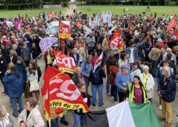 « Au bord du gouffre », 1.600 Deux-Sévriens font « Front populaire » contre l’extrême droite