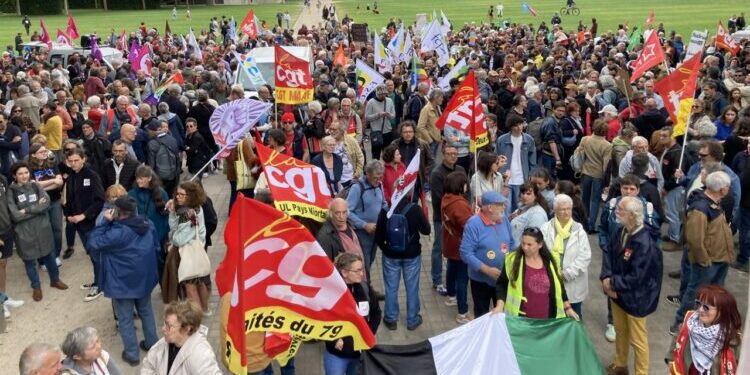 « Au bord du gouffre », 1.600 Deux-Sévriens font « Front populaire » contre l’extrême droite