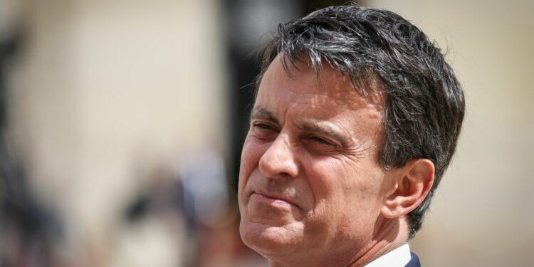 Législatives : Manuel Valls en « colère » à propos de la candidature de François Hollande sous la bannière Front populaire