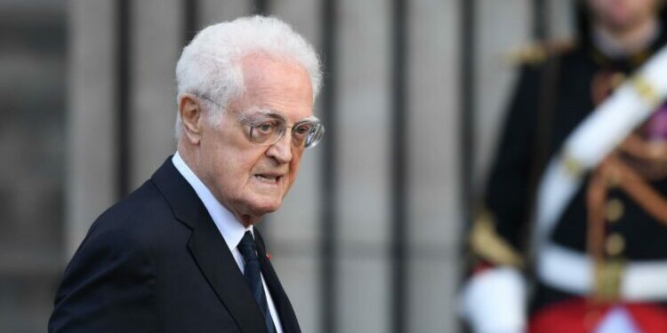 Lionel Jospin soutient le nouveau Front populaire, estimant que « la gauche fait son devoir »