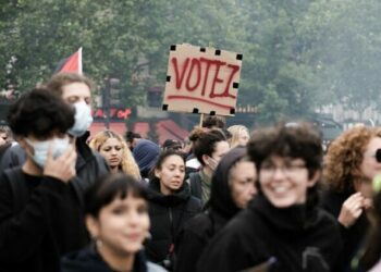 plus de 200 "personnalités d'internet" appellent à voter pour le Nouveau Front populaire et contre l'extrême droite