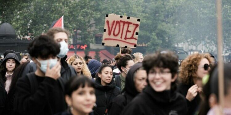 plus de 200 "personnalités d'internet" appellent à voter pour le Nouveau Front populaire et contre l'extrême droite