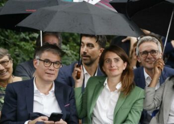 Le Nouveau Front populaire tient son premier meeting à Montreuil