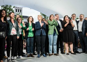 un meeting du Nouveau Front populaire à Montreuil parasité par les divisions de La France insoumise