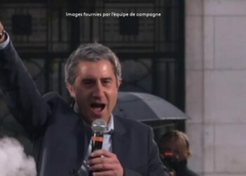 le premier meeting du Nouveau Front populaire placé sous le signe de l'unité
