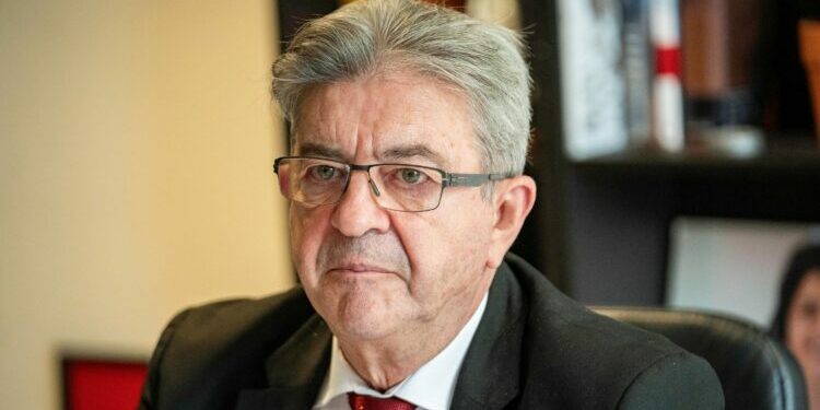Le Nouveau Front populaire “pèsera sur Netanyahou” s’il remporte les législatives, annonce Mélenchon