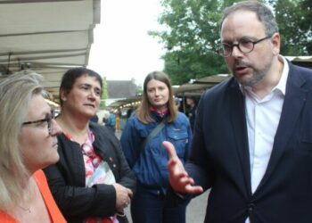 dans les Yvelines, le grand écart d'Aurélien Rousseau, ancien ministre macroniste passé à gauche pour "faire barrage au RN"