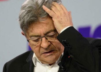Jean-Luc Mélenchon se défend vivement de tout antisémitisme et n’abandonne pas Matignon