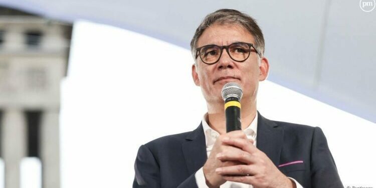 Élections législatives : Pourquoi Olivier Faure représente-t-il le Nouveau Front Populaire ce soir sur France 2 ?