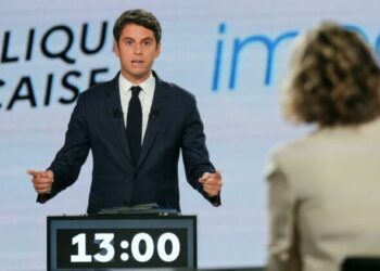 Gabriel Attal publie un simulateur du projet de la gauche, LFI dénonce des fake news