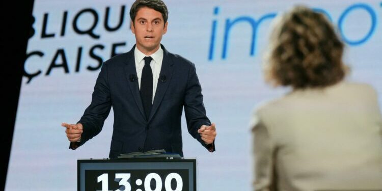 Gabriel Attal publie un simulateur du projet de la gauche, LFI dénonce des fake news