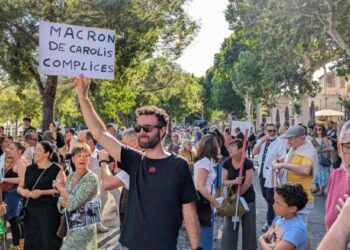 À Arles, le Nouveau front populaire confronté à un député RN "fantôme" mais bien installé