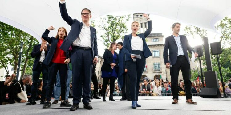 « Ça a tout de suite patiné » : dans le secret de la campagne agitée du Nouveau Front populaire