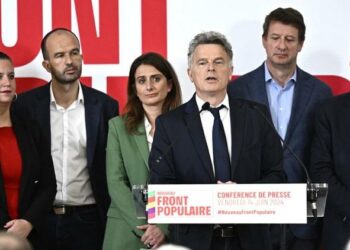 « C’est eux ou nous » : la gauche lance son nouveau Front populaire