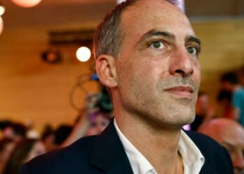 «Des candidats LFI ont tenu des propos» antisémites «insupportables», déplore Glucksmann