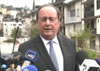 Émoi après la "purge" à LFI, Hollande surprend... la gauche inquiète pour son Nouveau Front populaire