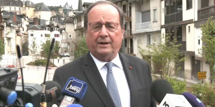 Émoi après la "purge" à LFI, Hollande surprend... la gauche inquiète pour son Nouveau Front populaire
