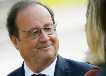 François Hollande candidat soutenu par le Nouveau Front populaire
