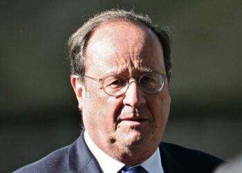François Hollande estime que "le macronisme, c'est terminé"