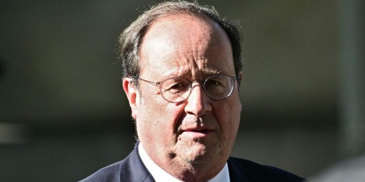 François Hollande estime que "le macronisme, c'est terminé"