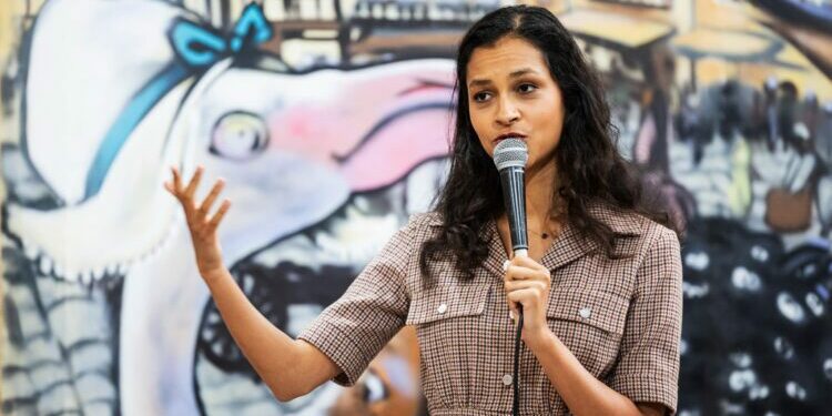 LFI veut empêcher la candidate dissidente Amy Bah d'utiliser la mention Nouveau Front populaire