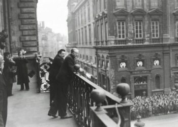 La gauche contre le Front populaire