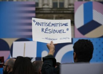 "La gauche républicaine, laïque, démocratique et sociale est défaite"