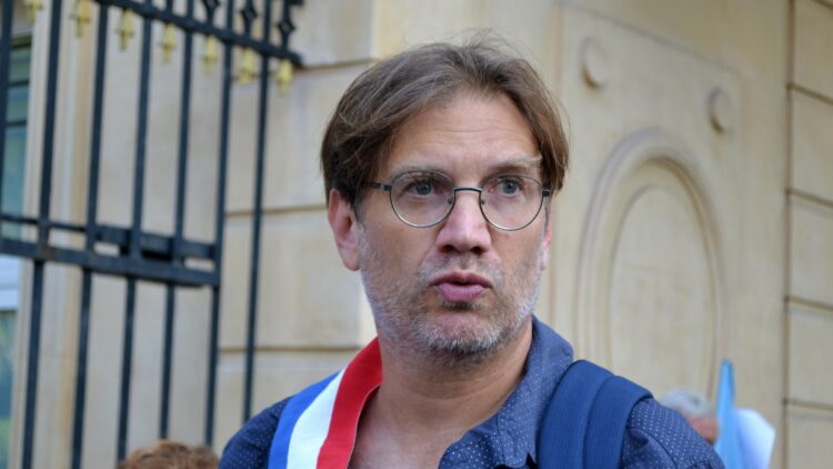 La justice autorise Hendrik Davi à utiliser la bannière du Nouveau front populaire