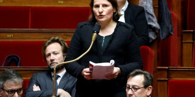 La socialiste Valérie Rabault reconnaît que le programme du Nouveau Front populaire va creuser les déficits