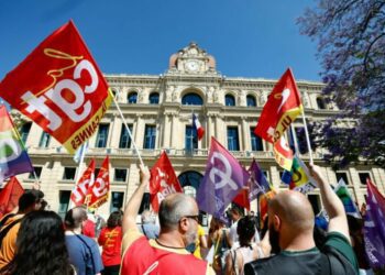 "Le Nouveau Front populaire est la seule alternative": une centaine de personnes défilent "contre l’extrême droite et la Macronie" ce samedi à Cannes