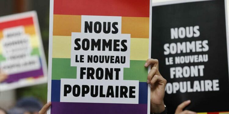 Le Nouveau Front populaire réuni pour un premier meeting à Montreuil