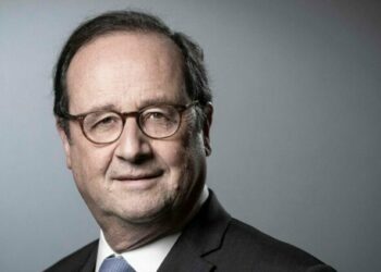 Législatives 2024 : "S’il veut rendre service au nouveau Front Populaire, il faut qu’il se taise" : François Hollande recadre Jean-Luc Mélenchon