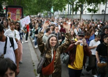 Législatives 2024 : à Paris, un large front populaire entre en campagne
