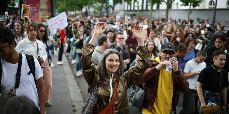 Législatives 2024 : à Paris, un large front populaire entre en campagne