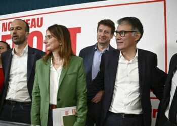 Les groupes de gauche réunis sous la bannière du Nouveau Front populaire ont présenté ce vendredi leur programme pour remporter les élections législatives.