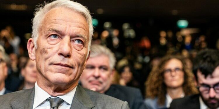 « Le Medef n’a pas vocation à s’exprimer sur la politique du pays », Patrick Martin, président du Medef.