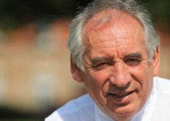 Législatives: «Je ne mets pas de signe égal entre le Rassemblement national et le Nouveau Front populaire», indique Bayrou