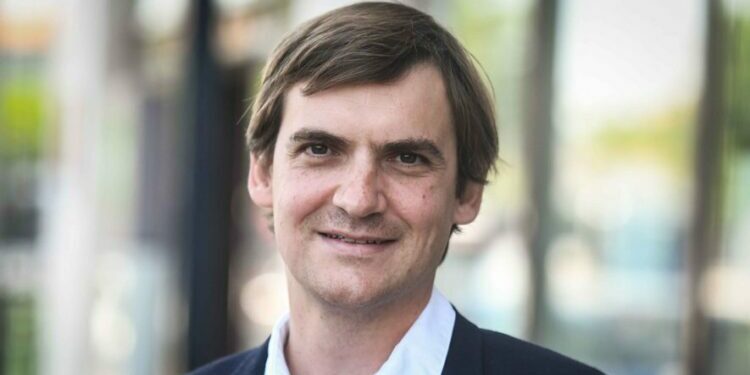 Législatives : Nicolas Cadène (Nouveau Front populaire) dénonce une agression verbale devant les Halles de Nîmes