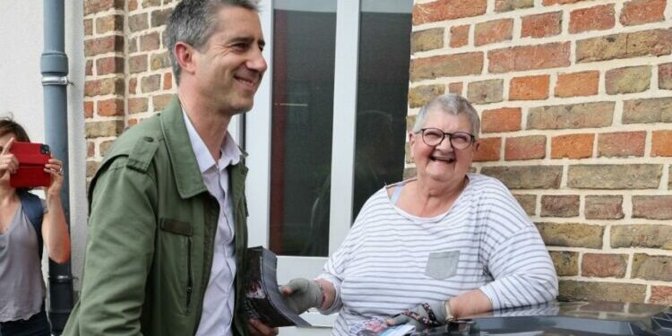 Législatives : le Nouveau Front populaire talonne le RN dans les sondages