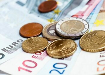 Selon les calculs de l'UFC-Que Choisir, près de 7 milliards d'euros de frais d'incident seraient prélevés chaque année sur les comptes des Français.
