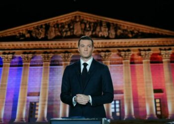 Législatives : le RN creuse l’écart en tête, loin devant la gauche et le camp Macron
