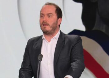 Législatives: qui sera le Premier ministre en cas de victoire du Nouveau Front populaire? - BFMTV