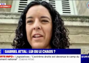 Manon Aubry déclare que le Nouveau Front populaire baissera les impôts des "92% de la population française" gagnant moins de 4.000€ par mois - BFMTV