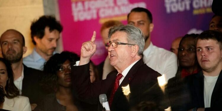Mélenchon justifie les décisions prises par son parti