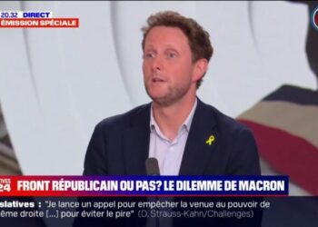 Pour Clément Beaune, l'alliance du Nouveau Front populaire "est honteuse" mais "le risque moral, politique, concret pour le pays, c'est le risque du RN" Voir plus Voir moins