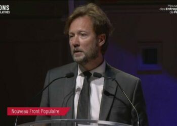 Smic à 1600 euros : Boris Vallaud promet une compensation des surcoûts pour les très petites entreprises
