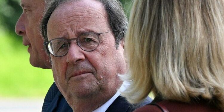 à quoi joue François Hollande, candidat-surprise du Nouveau Front populaire à Tulle ?