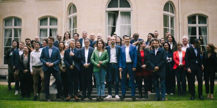 ambiance de photo de famille après quatre nuits de négociations – Libération