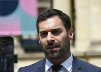 dans un tract, le député RN Julien Odoul falsifie le programme du Nouveau Front populaire – Libération