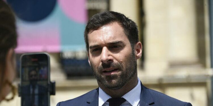 dans un tract, le député RN Julien Odoul falsifie le programme du Nouveau Front populaire – Libération